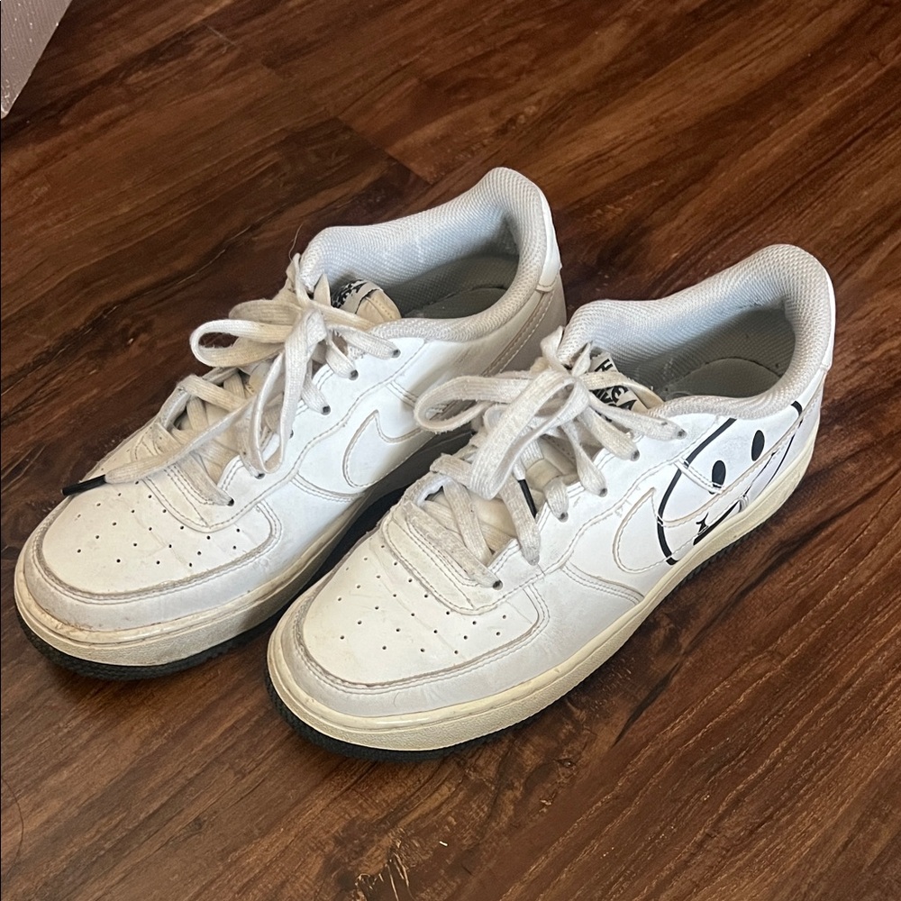 Nike Air Force’s smile Sneakers